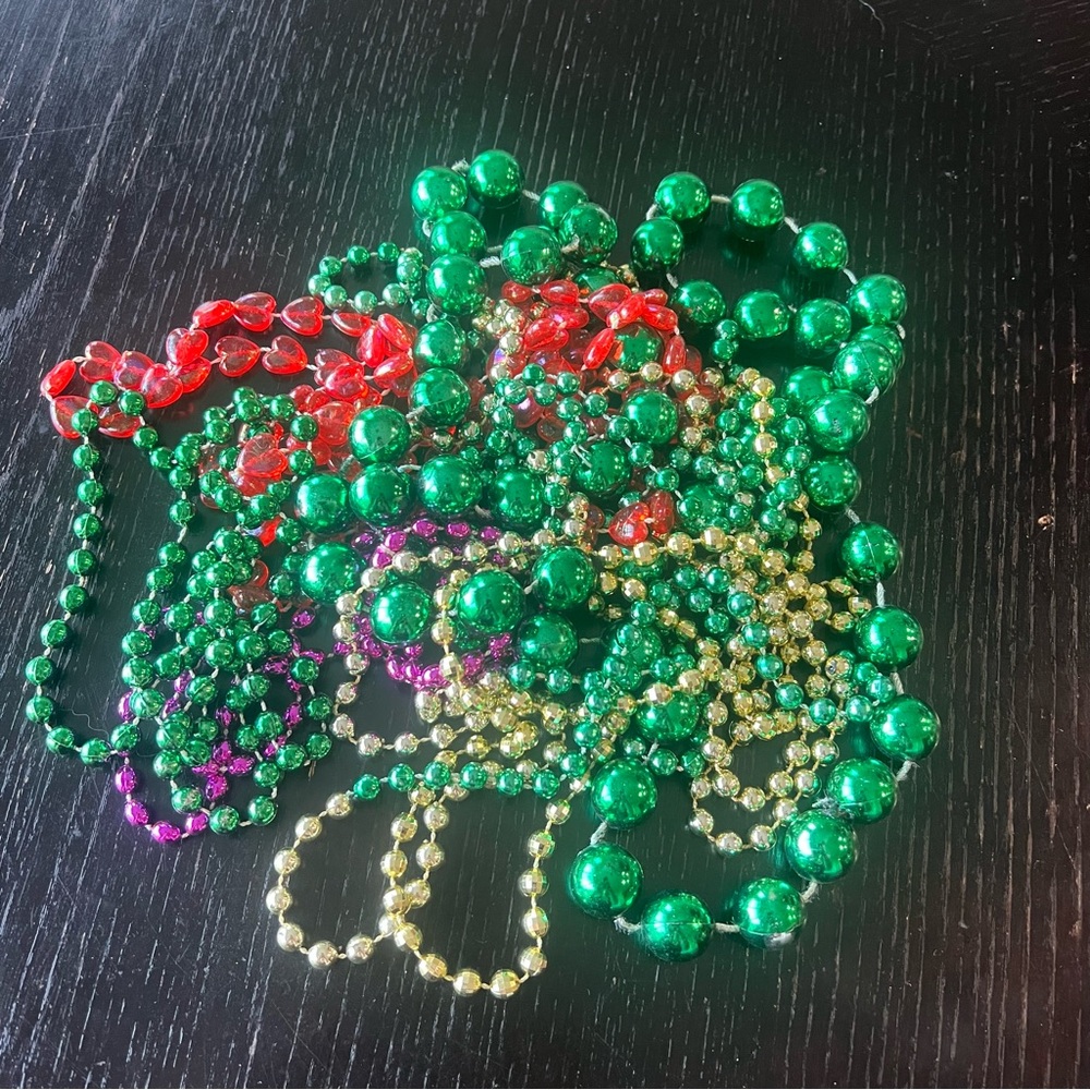 ✅ Assorted parade beads Colorful Beaded Necklaces